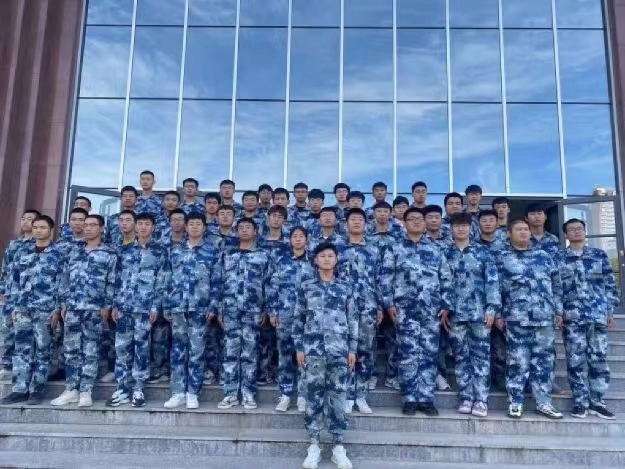 ag8亚集团九游会官方网站开展“传帮带”式新入职辅导员培训day3