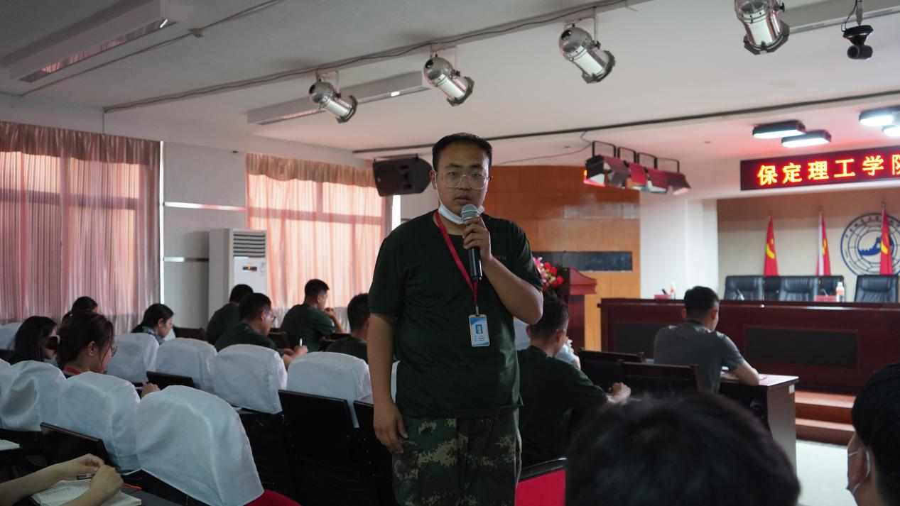 ag8亚集团九游会官方网站召开学期末学生工作例会