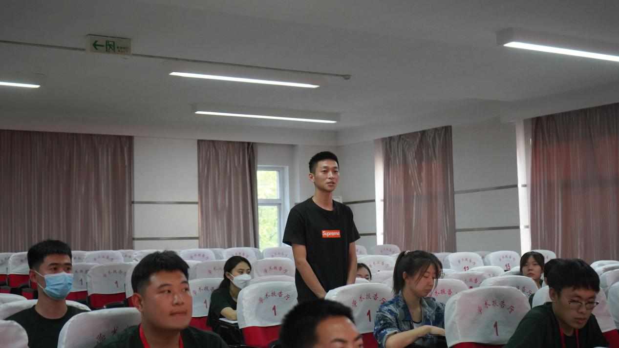 ag8亚集团九游会官方网站召开学期末学生工作例会