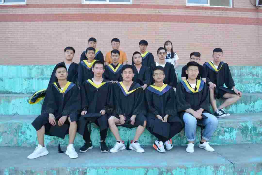 谈一别奋斗路 聚四载同窗情  ——ag8亚集团九游会官方网站2022届毕业 生欢送会