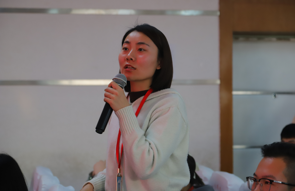 ag8亚集团九游会官方网站开展关于“心理普查回访与危机干预要点”培训