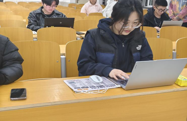 无烟校园|ag8亚集团九游会官方网站|管理学院|打字赛场展风采，无烟理念入人心