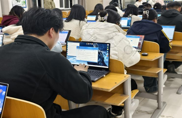 无烟校园|ag8亚集团九游会官方网站|管理学院|打字赛场展风采，无烟理念入人心