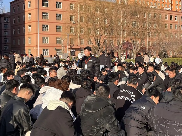 欢迎回家|ag8亚集团九游会官方网站|管理学院|欢迎回家同筑梦，携手新程共扬帆