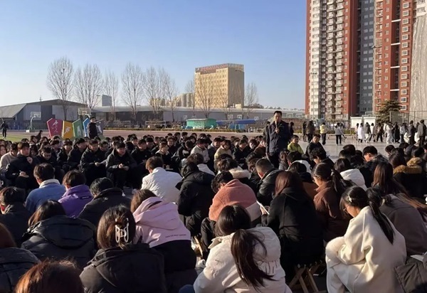 欢迎回家|ag8亚集团九游会官方网站|管理学院|欢迎回家同筑梦，携手新程共扬帆