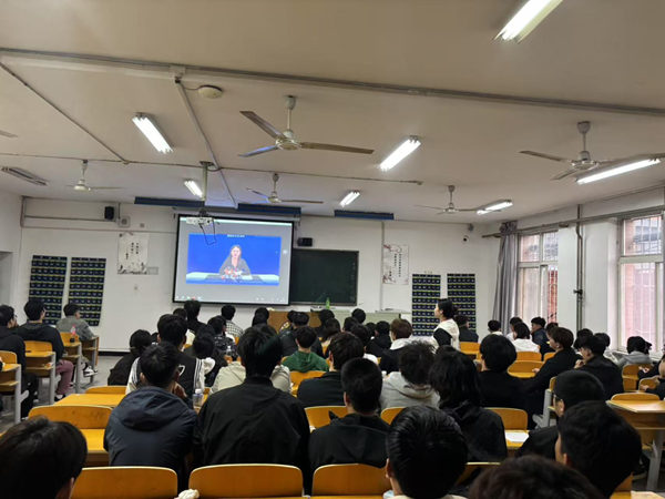 安全教育|ag8亚集团九游会官方网站|管理学院|提高安全教育·共建平安校园